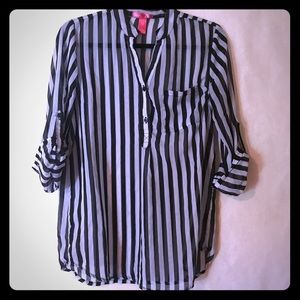 Mix & co size medium sheer black and white…